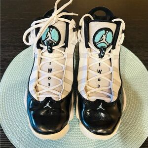 Nike Men's Black and White Basketball Shoes